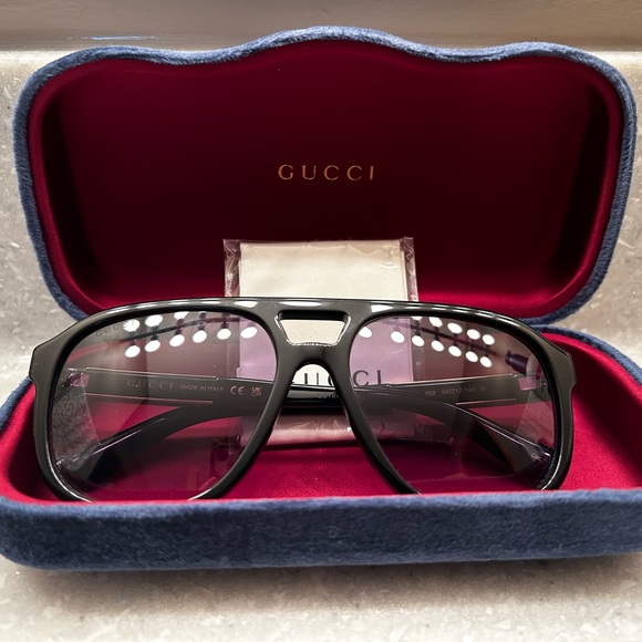 Gucci Gradient Suns. Beautiful. Just like Kyle Richard’s on RHOBH - Picture 3 of 6